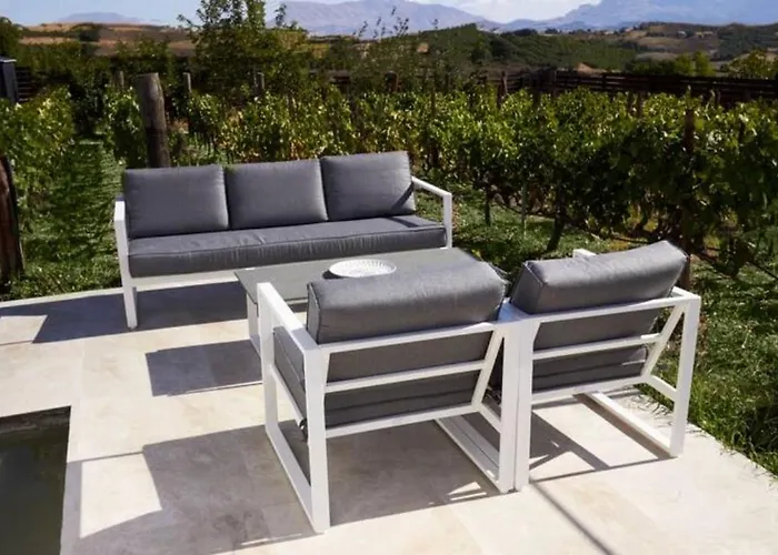 Trie Vineyard * 格雷韦纳